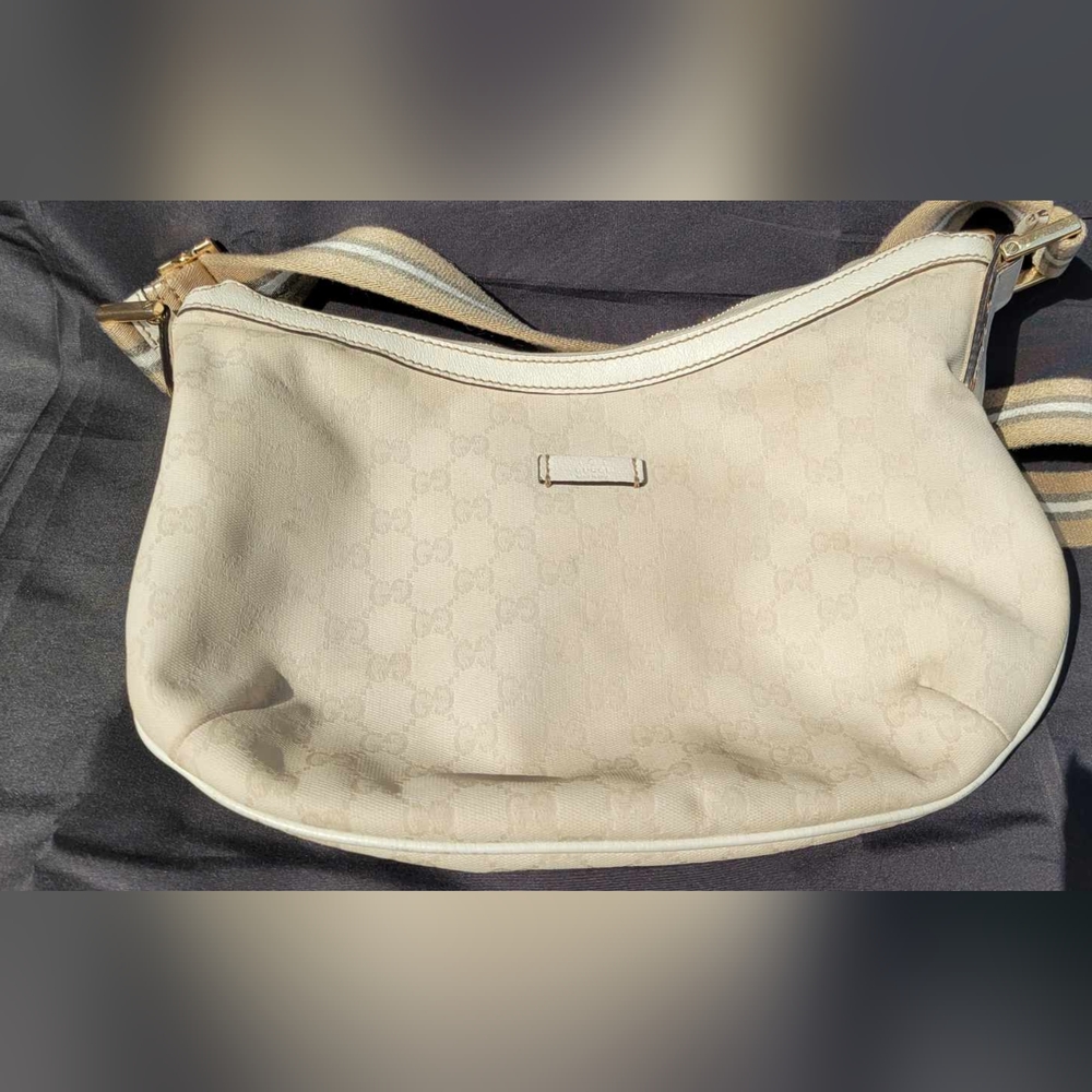 Gucci canvas purse